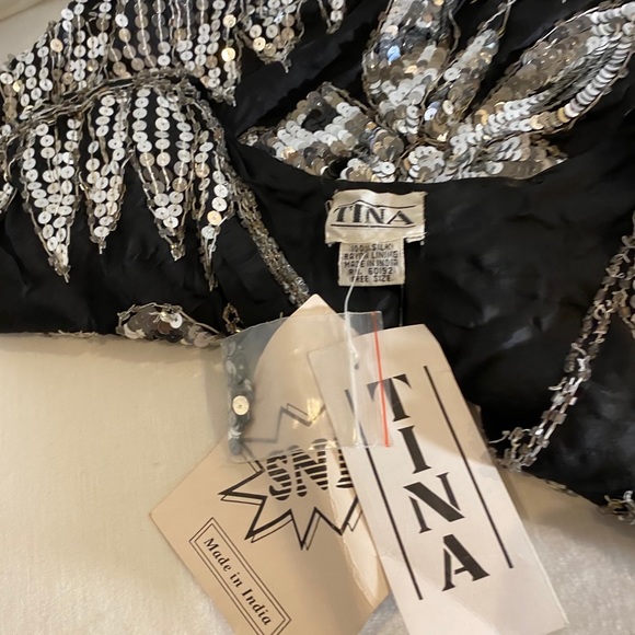 Vintage Butterfly Sequin Detailed top - Picture 3 of 9